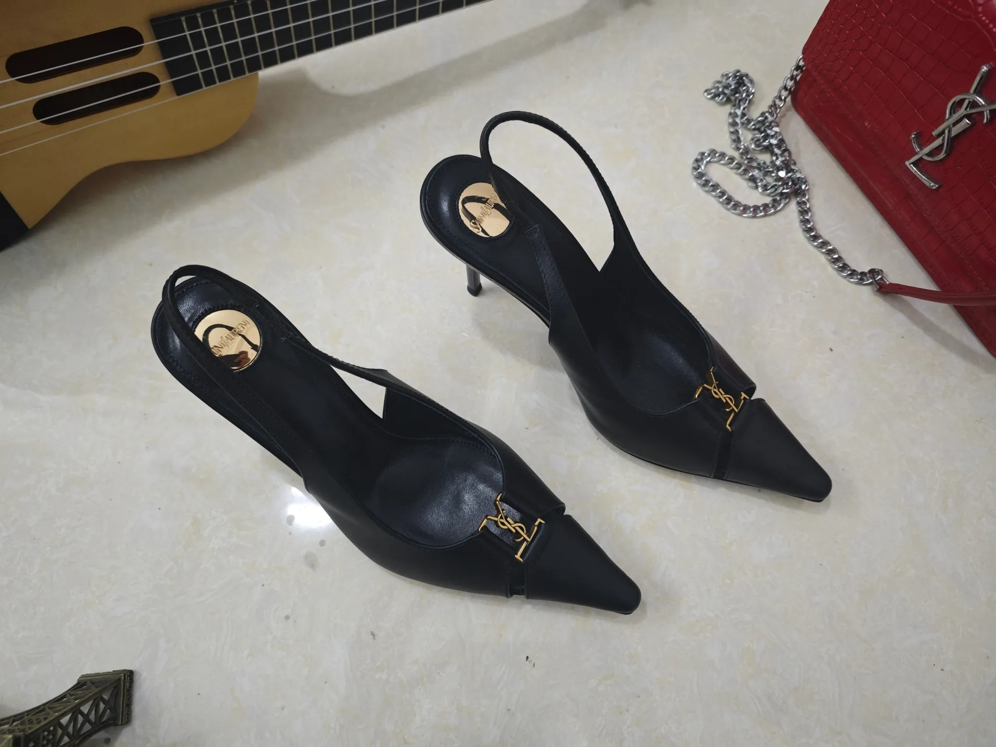 👟👟Ex-factory price 540👟👟 【Saint Laurent】Yves Saint Laurent, high-heeled YSL high heels💃2025 early spring counter synchronizes the latest styles, YSL, decoration👣 Classic and high-quality glamorous masterpieces, the hottest autumn and winter series in the counter, with temperament, fashion, classic and attractive design style 😌The effect on the feet is particularly beautiful〰️, the materials are imported from Italy 🇮🇹 calf, imported black sheepskin, lining, and foot pads; sheepskin, stiletto high heels, size 35-41 (34.41.42 must be customized, non-refundable) outsole; imported genuine leather outsole, with full counter packaging